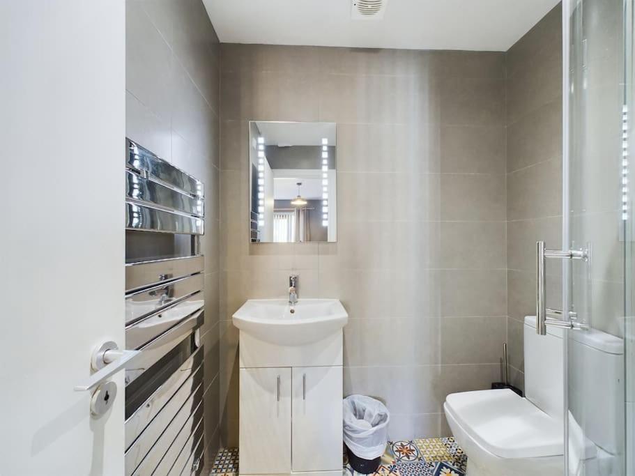 Donegall Sq Apt At City Gate, Belfast City Centre Esterno foto