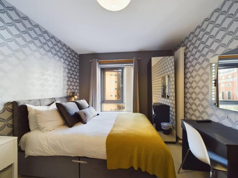 Donegall Sq Apt At City Gate, Belfast City Centre Esterno foto